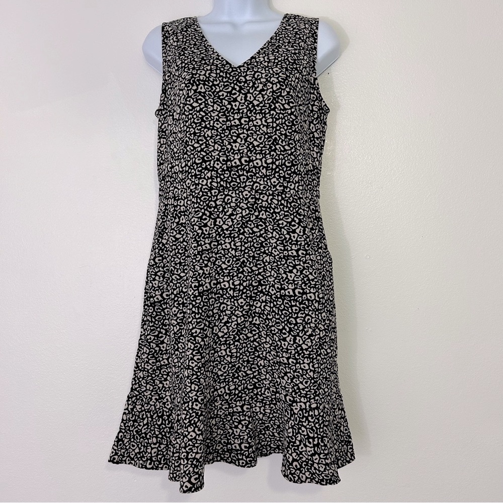 NWT LOFT Ladies Size 4 Sleeveless Dress